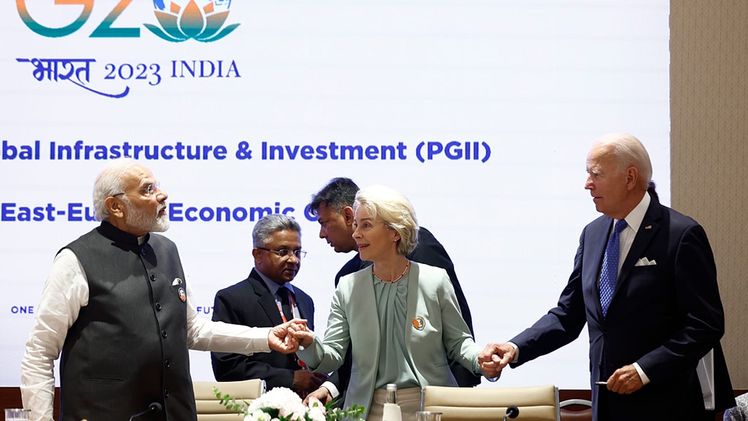 Archivo: Von der Leyen, el entonces presidente Joe Biden y Narendra Modi asisten a la cumbre del G20 en Nueva Delhi, India, el 9 de septiembre de 2023.