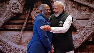 G20 Dönem Başkanı Modi, Afrika Birliği Dönem Başkanı Assoumani'yi tam üye liderlerin masasına oturmaya davet etti