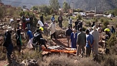 Funeral de vítimas muçulmanas do sismo em Ouargane, perto de Marraquexe
