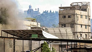 Fumo visto no campo de refugiados de Ain el Helu