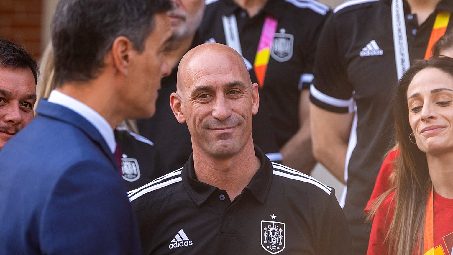 Luis Rubiales junto al presidente del Gobierno español Pedro Sänchez en la audiencia tras ganar el Mundial
