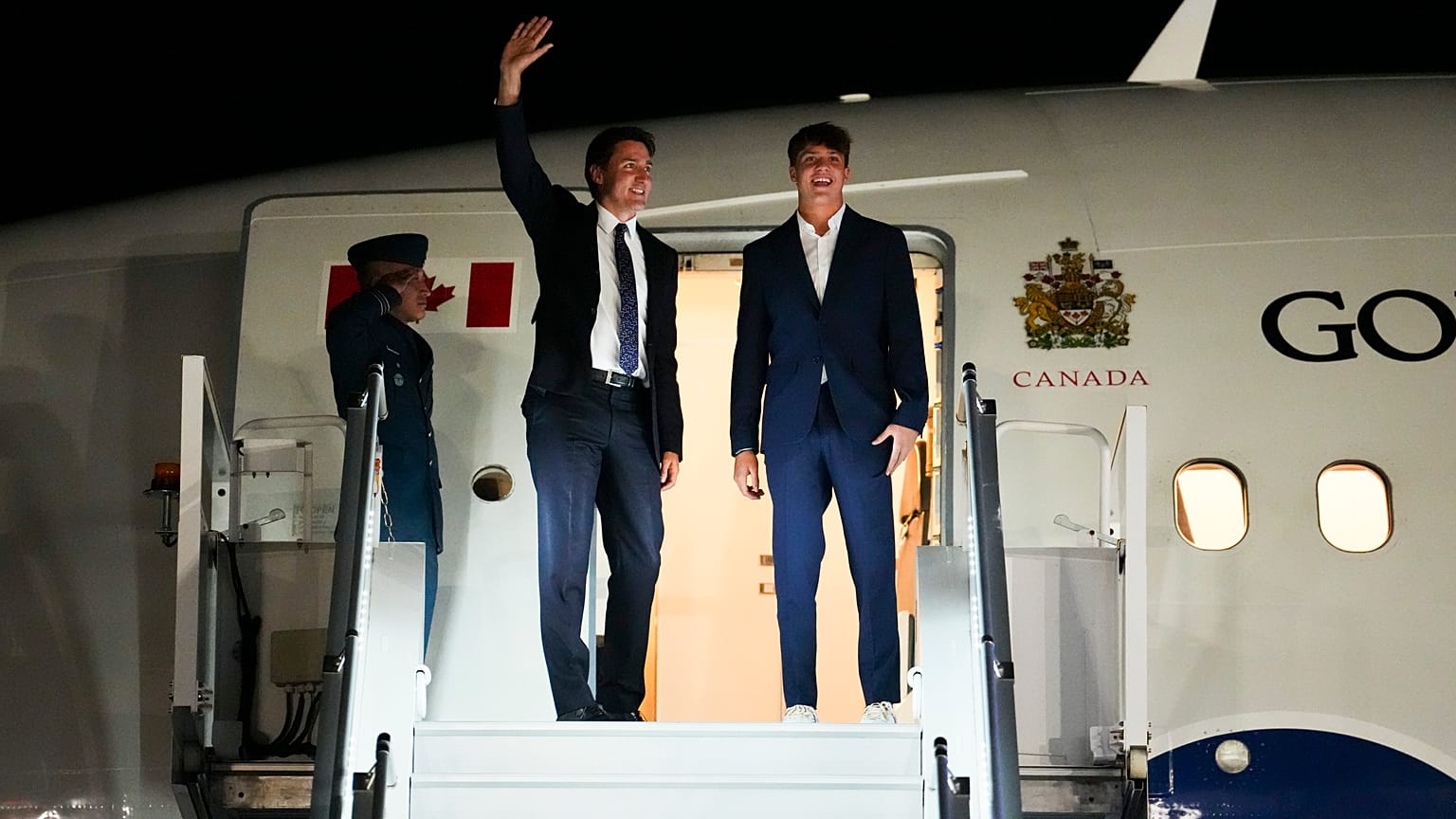 Une pièce de l’avion CFC01 doit être réparée, ce qui explique pourquoi le retour du premier ministre Justin Trudeau a été retardé