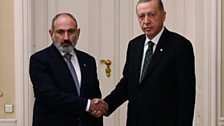 Erdoğan Paşinyan ile geçen yıl bir araya gelmişti (arşiv)