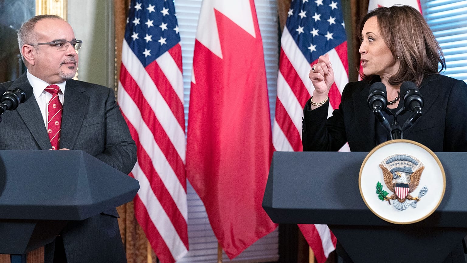 نائبة الرئيس الأمريكي كامالا هاريس تلتقي بولي العهد ورئيس الوزراء البحريني سلمان بن حمد آل خليفة. 2022/03/24