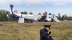 Airbus-A320 "Уральских авиалиний" совершил аварийную посадку в поле в районе села Каменка Новосибирской области.