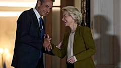 Le Premier ministre grec, Kyriakos Mitsotakis, et la présidente de la Commission européenne, Ursula von der Leyen