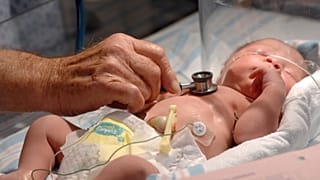 وحدة العناية المركزة لحديثي الولادة (NICU) في المركز الطبي الإقليمي في ممفيس، تينيسي