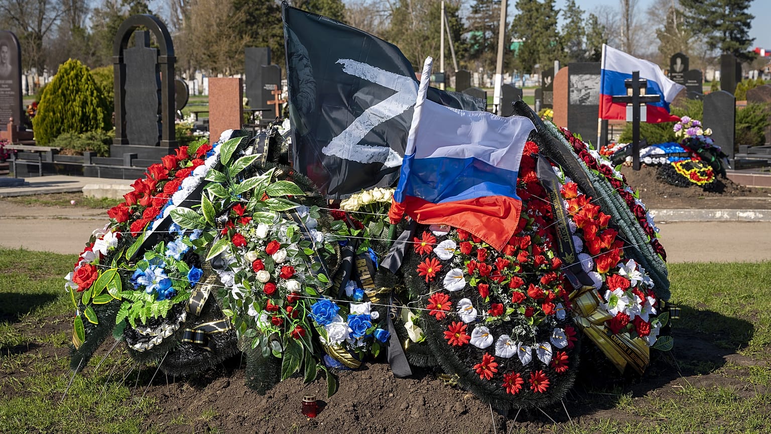Orosz katona sírja egy gyinszkajai temetőben, Krasznodartól néhány kilométerre