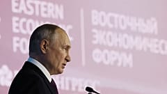 Doğu Ekonomik Forumu'nda konuşan Rus lider Putin