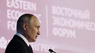 Doğu Ekonomik Forumu'nda konuşan Rus lider Putin