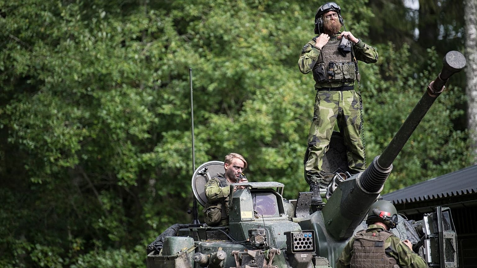 Swedish soldiers from Skaraborg's Swedish regiments take part in a training exercise