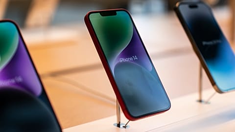 Apple iPhone 14 devices on display