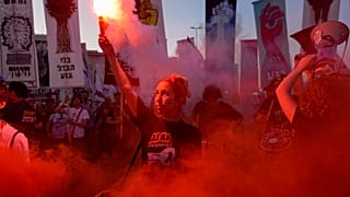 Lei da reforma judicial de Benjamin Netanyahu é chumbada em Israel.