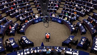 Урсула фон дер Ляйен в зале заседаний Европарламента в Страсбурге