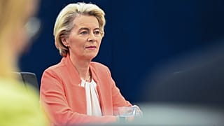 Ursula von der Leyen no aclara las dudas sobre su futuro al frente de la Comisión