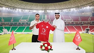 ماركو فيراتي حاملاً قميص العربي القطري