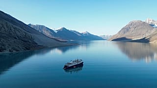 Imagen del crucero varado en Groenlandia