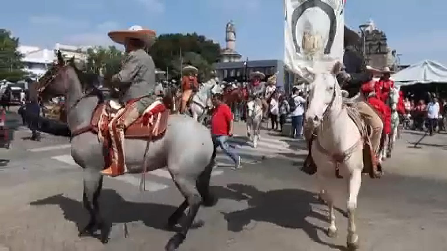 احتفالات بيوم التشارو
