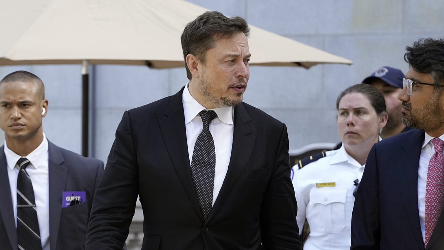 Elon Musk, az X tulajdonosa egy szenátusi megbeszélése után