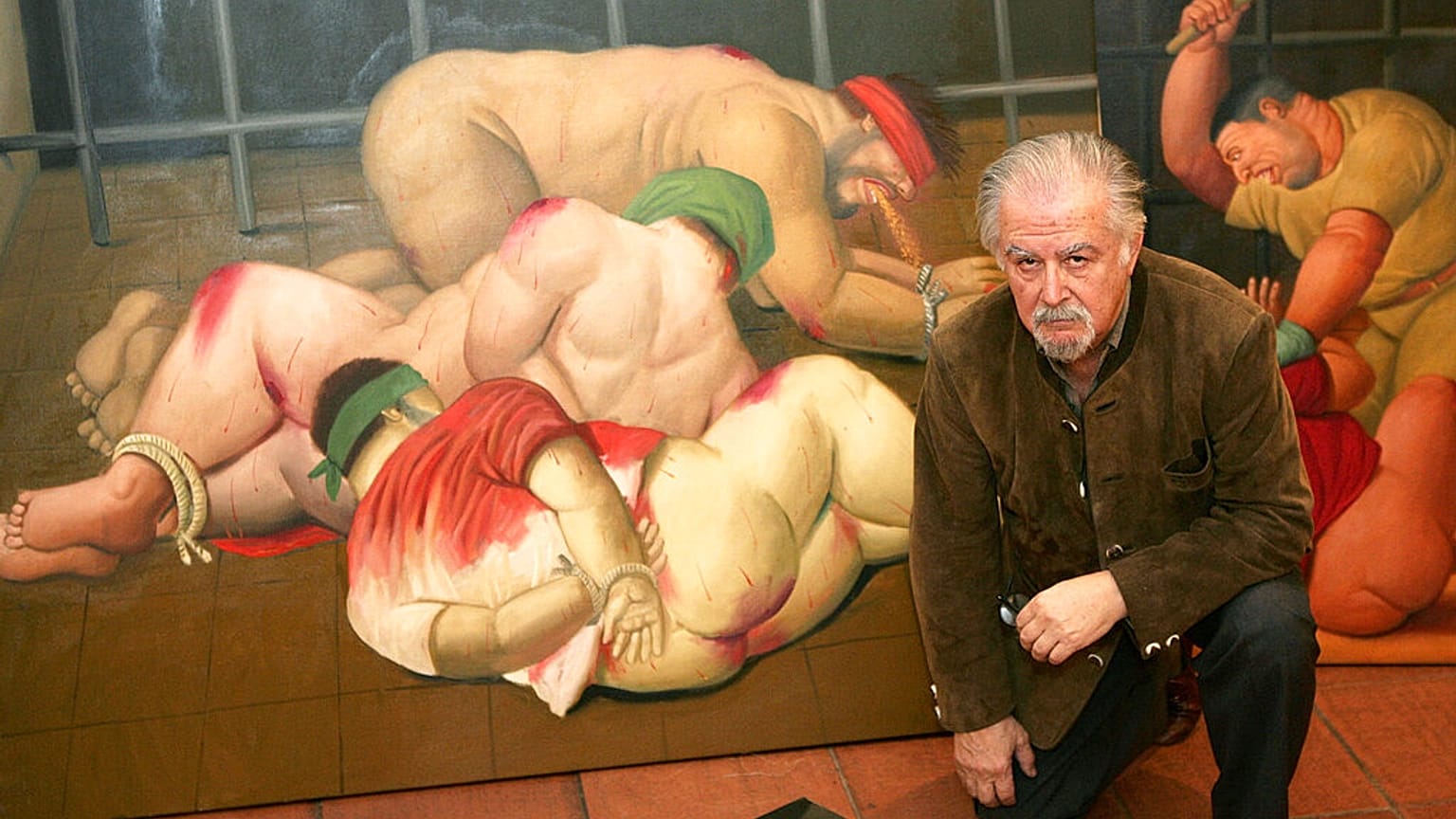 Botero delante de uno de sus cuadros que denunciaba las torturas en la prisión de Abu Graib en Irak 
