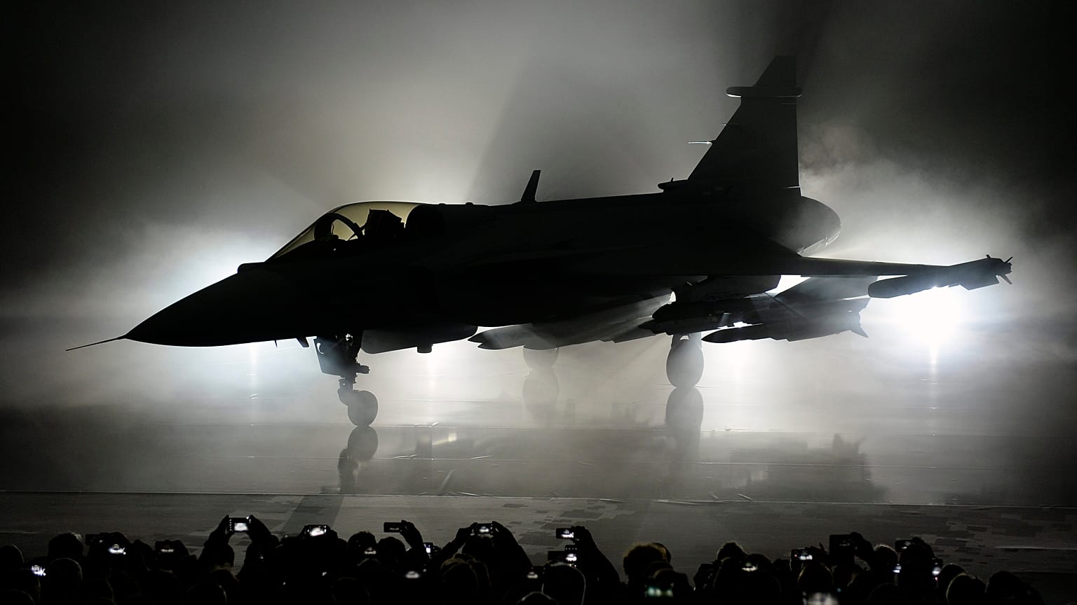 SAAB presenta la versión E del caza polivalente sueco Gripen en Linkoping (Suecia) en 2016.