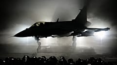Die E-Version des schwedischen Mehrzweckkampfflugzeugs Gripen wird von SAAB in Linkoping, Schweden, 2016 vorgestellt.