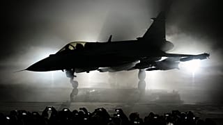Die E-Version des schwedischen Mehrzweckkampfflugzeugs Gripen wird von SAAB in Linkoping, Schweden, 2016 vorgestellt.