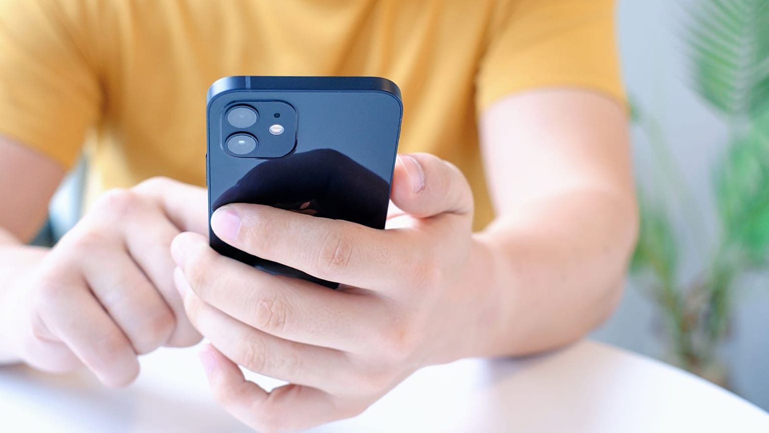 گوشی آیفون ۱۲