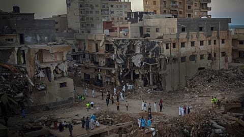 Inondazioni in Libia, si scava nel fango