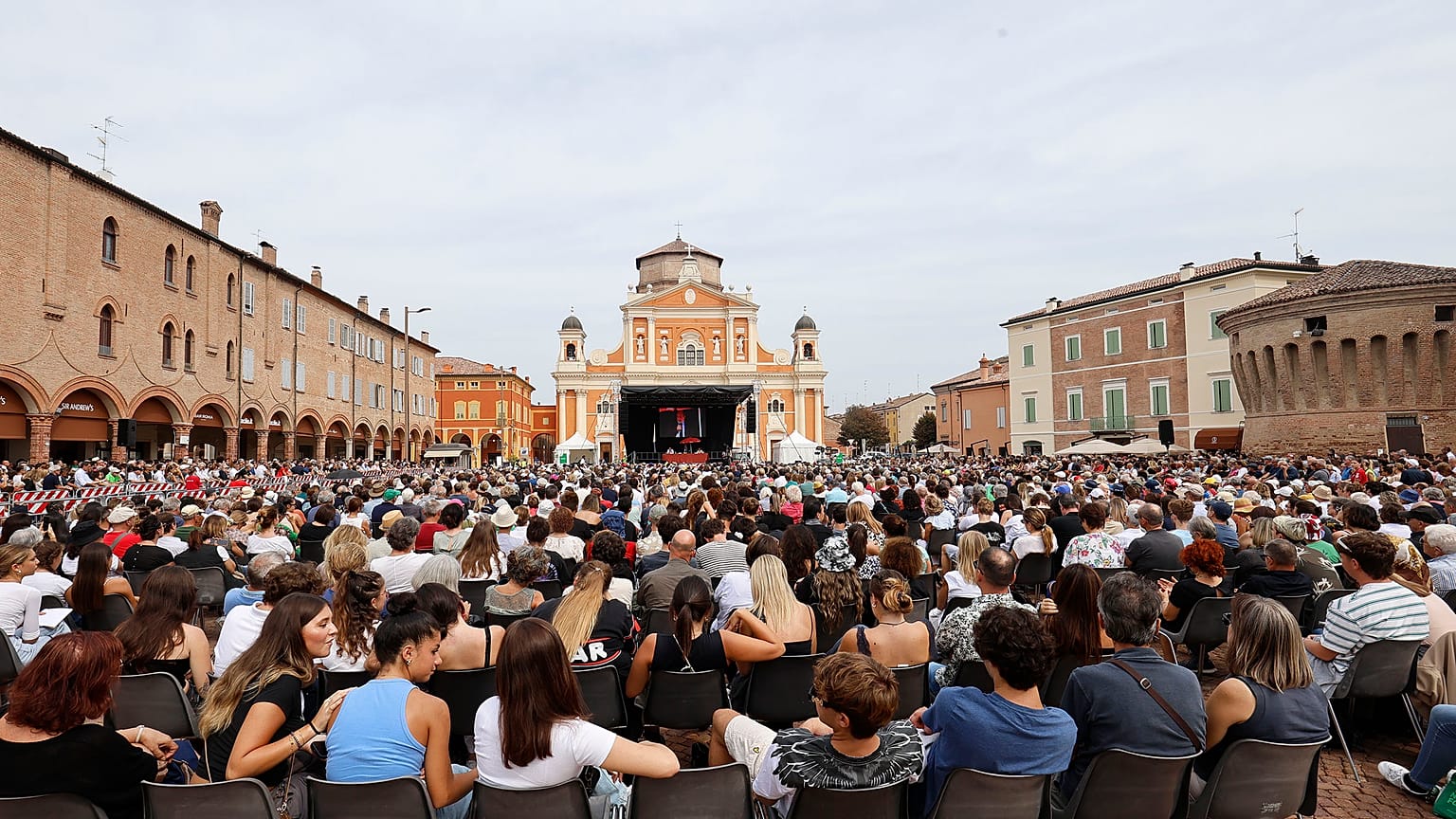 Piazza Martiri, Carpi. Festivalfilosofia 2023