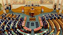 Macaristan Meclisi'ne hitap eden Başbakan Viktor Orban (arşiv)