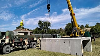 После обнаружения фрагментов упавшего дрона в Румынии начали возводить бетонные убежища на границе с Украиной