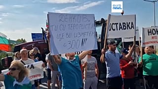 Los manifestantes también bloquearon carreteras en el centro de Bulgaria, a pesar de los controles policiales.