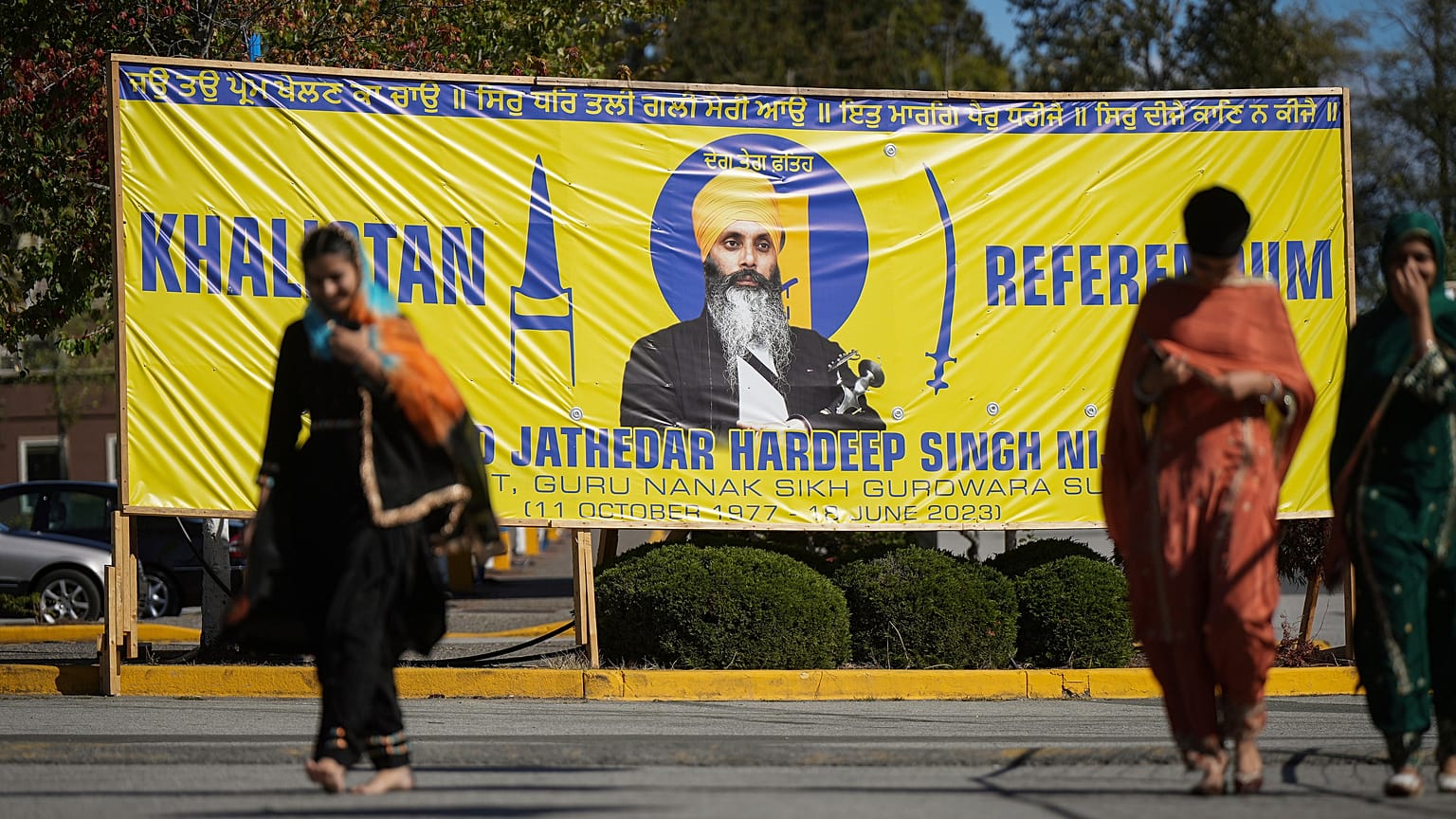Cartaz com a foto do antigo presidente do templo Sikh, na Columbia Britânica, que foi assassinado
