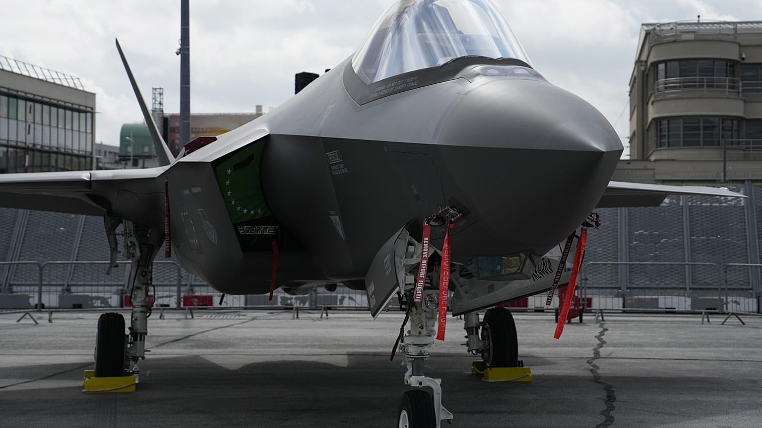 Fotónk illusztráció: Amerikai F-35-ös vadászgép egy párizsi légibemutatón