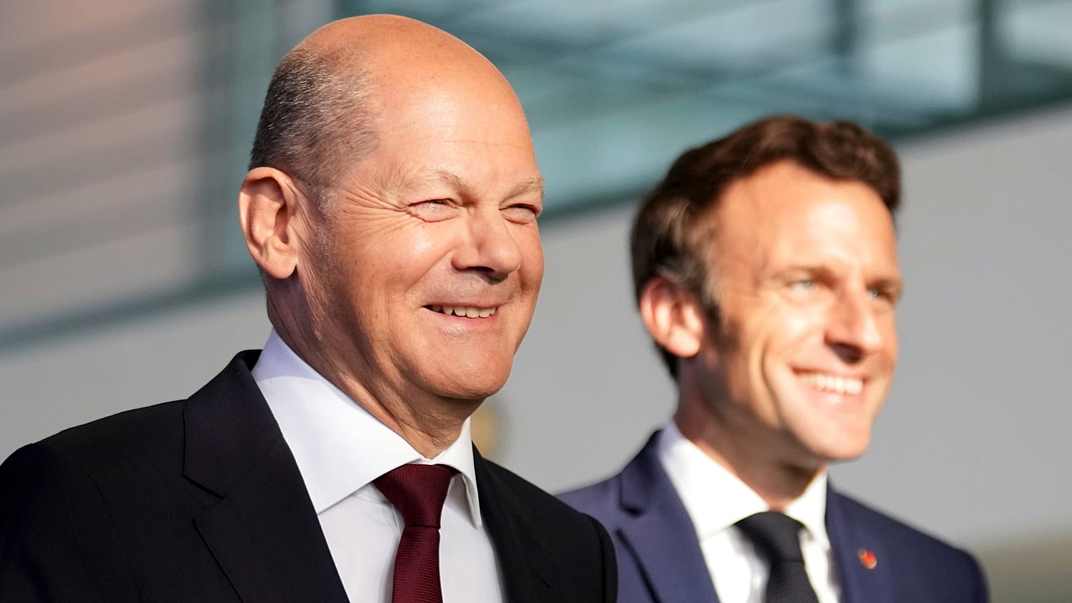 O chanceler alemão Olaf Scholz e o presidente francês Emmanuel Macron.