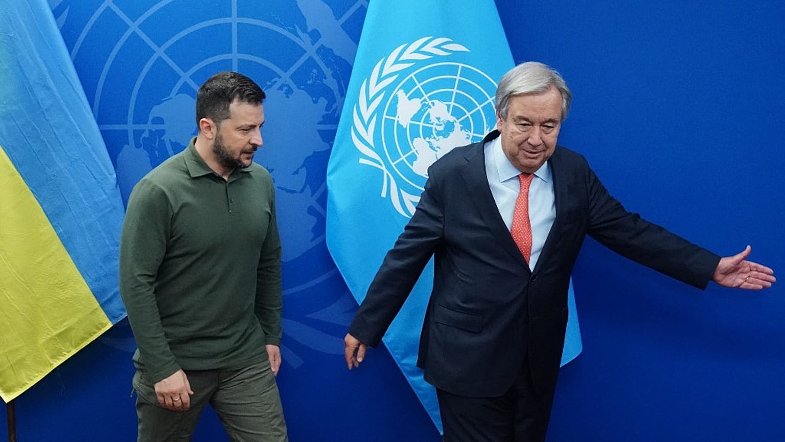 Il presidente dell'Ucraina Zelensky in compagnia del segretario generale delle Nazioni Unite Antonio Guterres