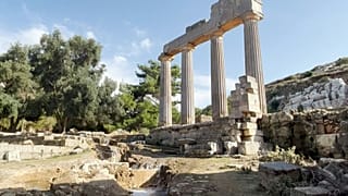 مدينة قورينا القديمة في ليبيا بعد الفيضانات