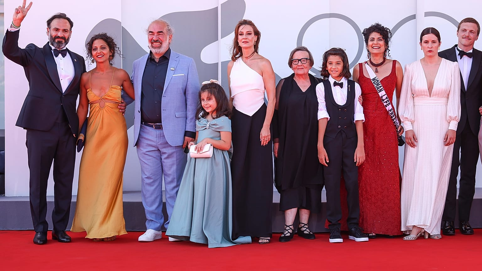 طاقم عمل الفيلم بمهرجان البندقية