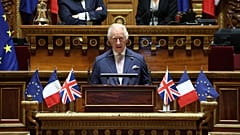 Ο Βασιλιάς Κάρολος στη γαλλική Γερουσία