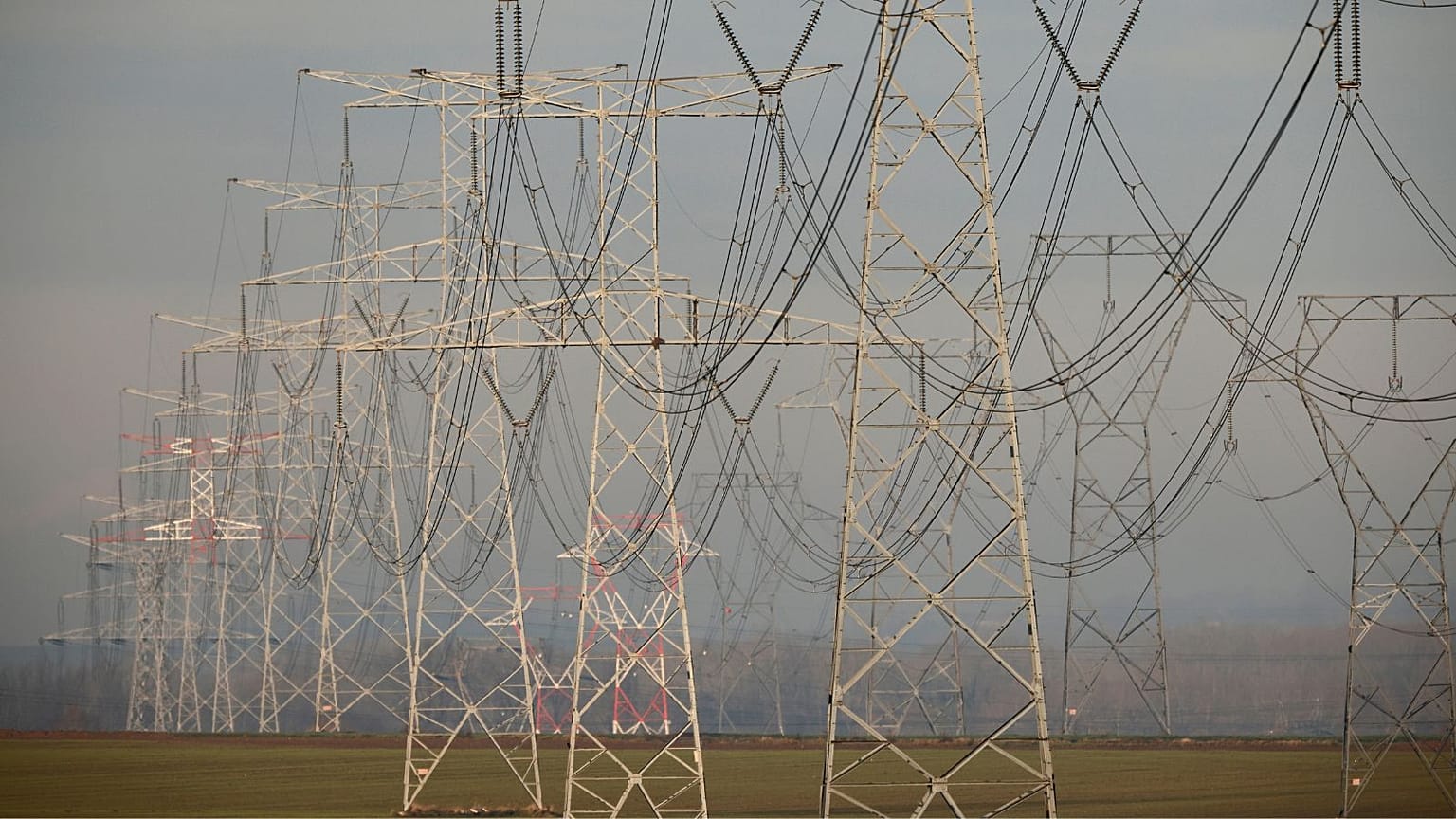 ‘Record speed’ and €584 billion per year are needed to get EU’s electricity grids ready for 2030.