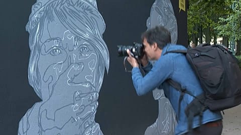 Video shows recent "Human rights wall" in Paris