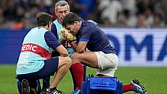 Frankreichs Rugby-Kapitän Antoine Dupont ist verletzt