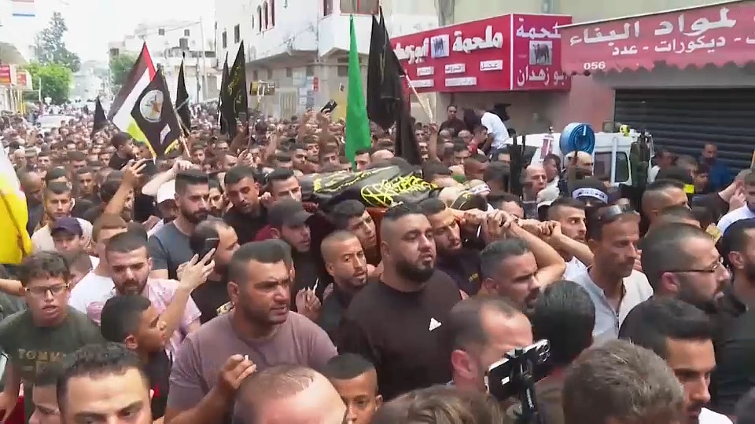 تشييع جثمان ناشط فلسطيني قتلته القوات الإسرائيلية خلال مواجهات قرب جنين، 22 أيلول 2023