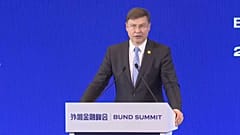 El comisario Valdis Dombrovskis en China