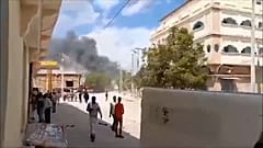 سحب الدخان بعد الانفجار في الصومال