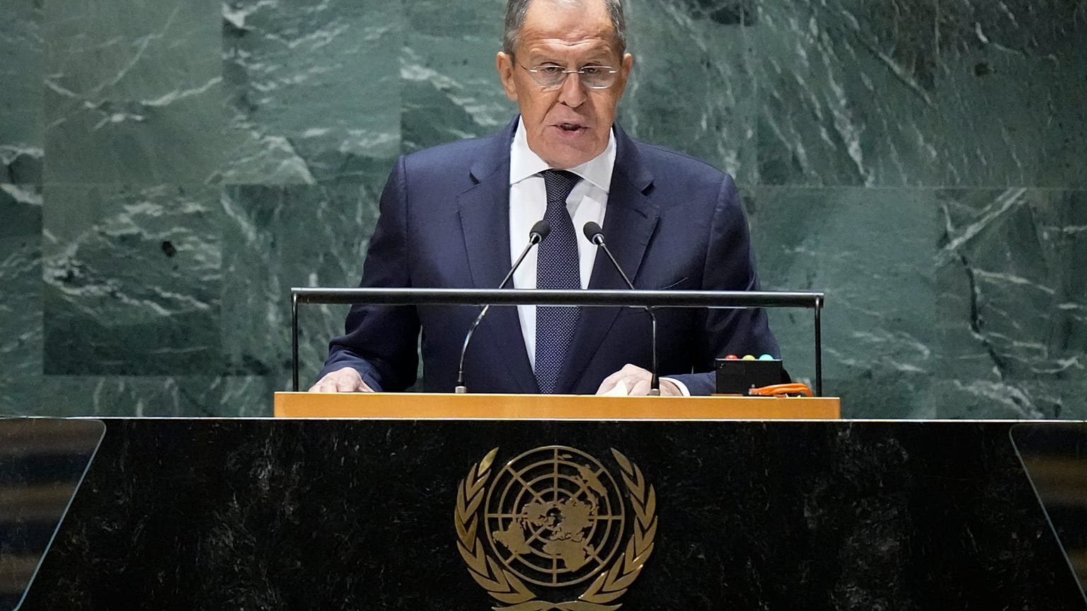 На этом фоне в российском руководстве говорят о «нереализуемости» мирного плана Зеленского