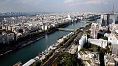 Zum ersten Mal in der Geschichte findet die Eröffnungsfeier der Olympischen Spiele auf einem Fluss statt.