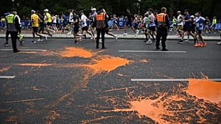 Ativistas ambientais atacam na maratona de Berlim