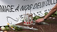 Архив: марш в память об убитых коллегах, Маньявиль, 16 июня 2016 г. В Париже открывается суд по громкому делу.